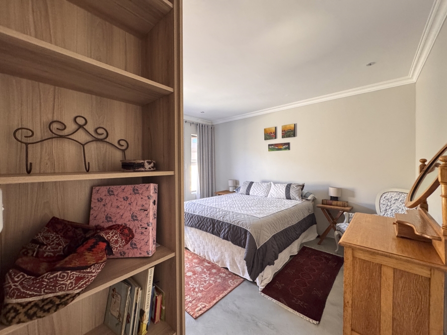 6 Bedroom Property for Sale in Sunset Estate Western Cape